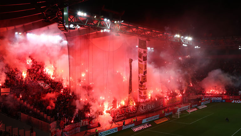 Ποινή «χάδι» στον Ολυμπιακό – Τιμωρήθηκε με πρόστιμο για το ντέρμπι με την ΑΕΚ