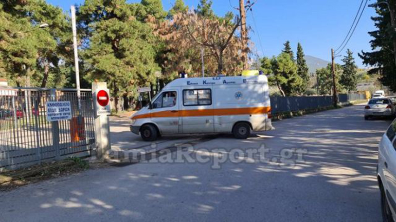 Λαμία: 63χρονος καταπλακώθηκε από το αυτοκίνητο που επισκεύαζε Λαμία: 63χρονος καταπλακώθηκε από το αυτοκίνητο που επισκεύαζε