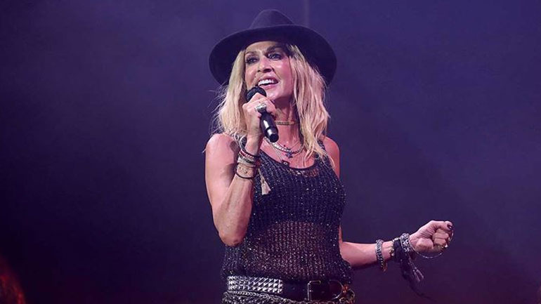 Άννα Βίσση: Το τρυφερό στιγμιότυπο με τον Νίκο Καρβέλα και την κόρη τους Σοφία