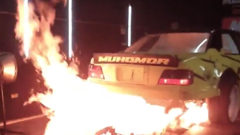 Πήγε να δυναμομετρήσει το αυτοκίνητο του και πήρε φωτιά