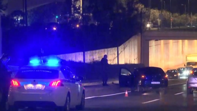 Τροχαίο δυστύχημα στη Μεσογείων – Πεζός παρασύρθηκε από δύο ΙΧ