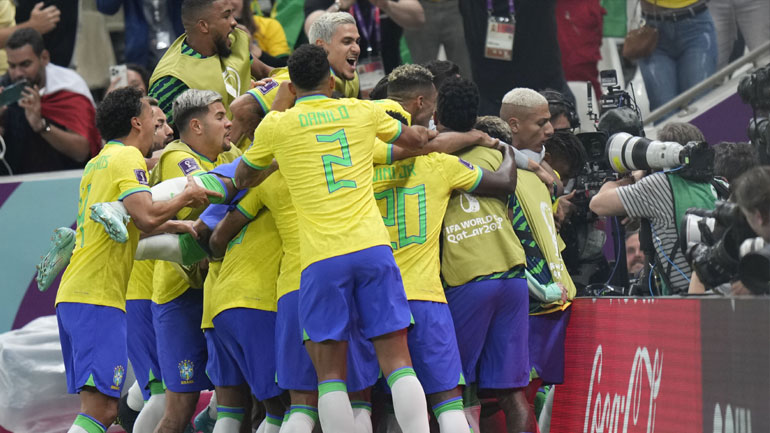 Χόρεψε «σάμπα» στο β’ ημίχρονο η Βραζιλία και νίκησε 2-0 τη Σερβία με πρωταγωνιστή τον Ριτσάρλισον!