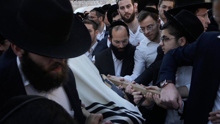 Παλαιστίνιοι επέστρεψαν τη σορό εφήβου Ισραηλινού που σκοτώθηκε σε τροχαίο στη Δυτική Όχθη