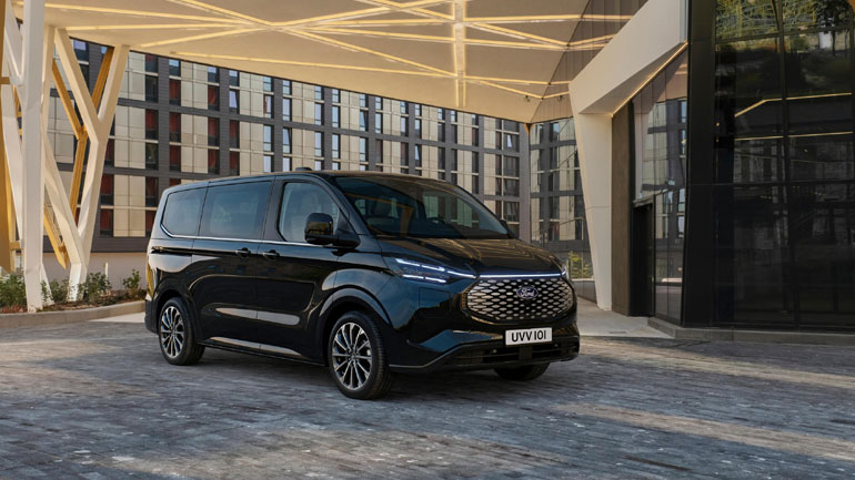 Η Ford παρουσιάζει την νέα γενιά E-Tourneo Custom