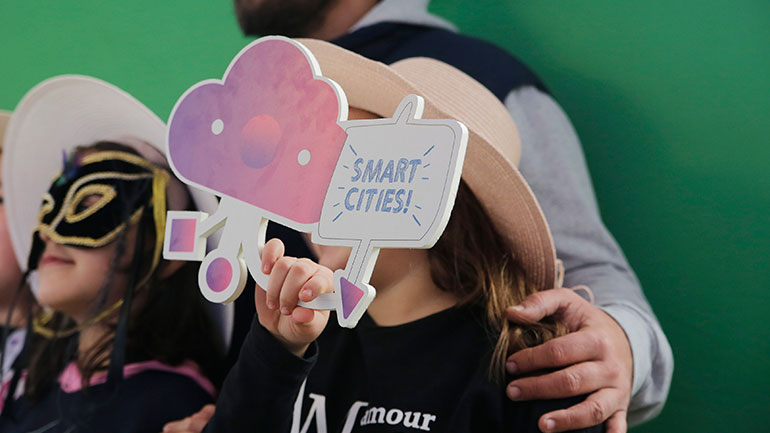 MYTILINEOS Smart Cities: Η πρώτη έξυπνη πόλη της Ελλάδας στα Άσπρα Σπίτια Παραλίας Διστόμου