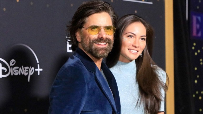 Ο Τζον Στάμος με τον 4χρονο γιο του στη Λεωφόρο της Δόξας