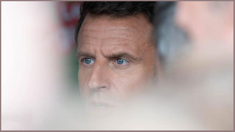 Οσμή σκανδάλου στο Μέγαρο των Ηλυσίων