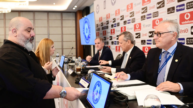 Συνάντηση ΕΠΟ-Ολυμπιακού για την επαγγελματική διαιτησία