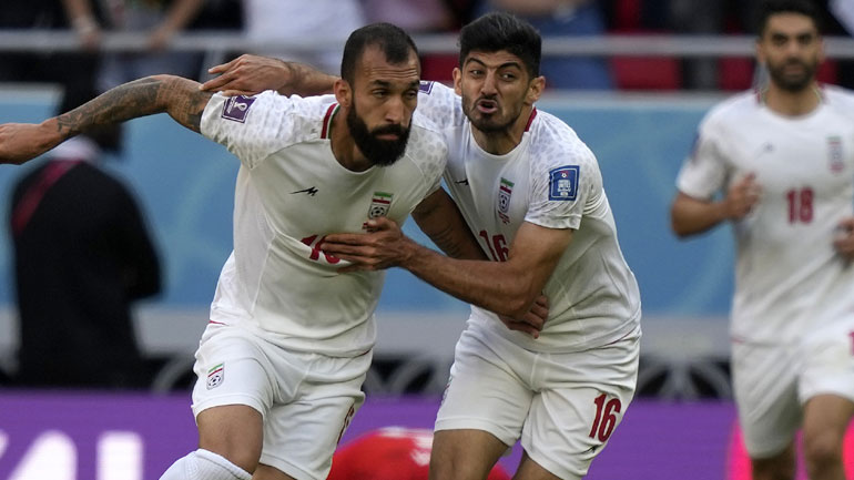 Ιράν: Το πρώτο τρίποντο στο Μουντιάλ, ο εθνικός ύμνος, οι διαμαρτυρίες και η «γλύκα της νίκης» του Ραΐσι