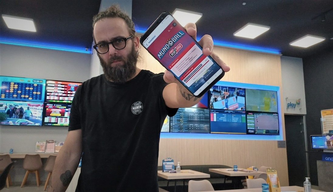 Τάκης Διαμαντόπουλος, υπεύθυνος καταστήματος ΟΠΑΠ στον Πύργο