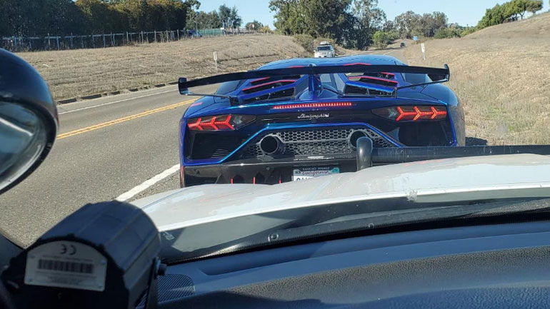 Οδηγός Lamborghini «πιάστηκε» να πηγαίνει με 160χλμ./ώρα πάνω από το όριο ταχύτητας