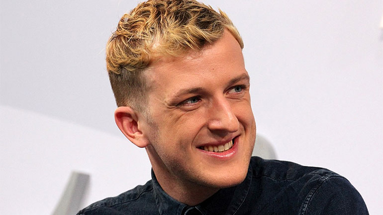 «Επινοώντας έναν καινούργιο εαυτό»: Το καινούργιο μυθιστόρημα του Εντουάρ Λουί