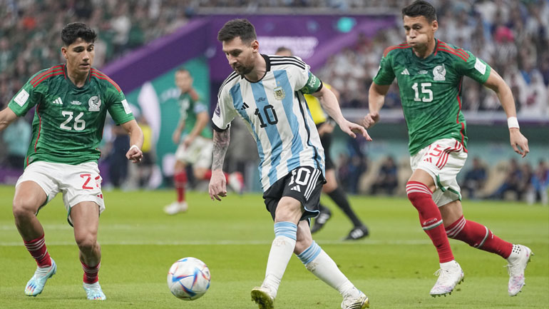 Ζωντανή στη μάχη της πρόκρισης η Αργεντινή, 2-0 το Μεξικό με μπροστάρη και σκόρερ τον Μέσι!
