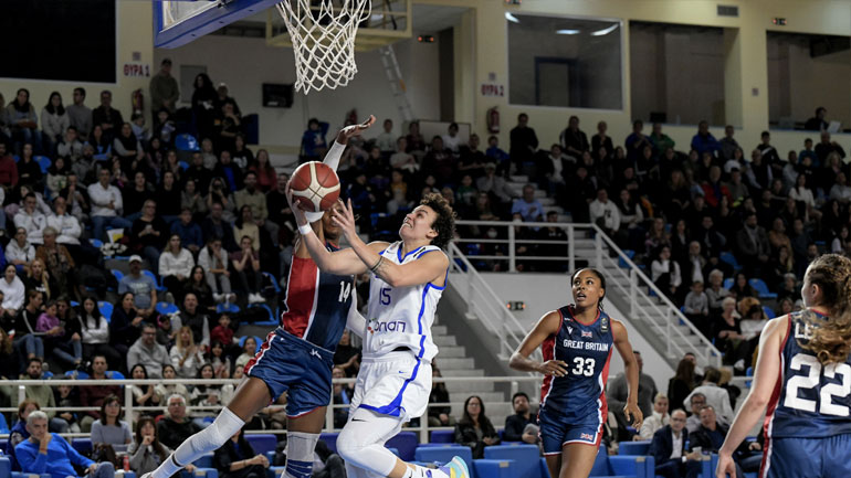 Προκριματικά Ευρωμπάσκετ γυναικών: «Αγκαλιά» με την πρόκριση η εθνική μας, 72-65 τη Μεγάλη Βρετανία