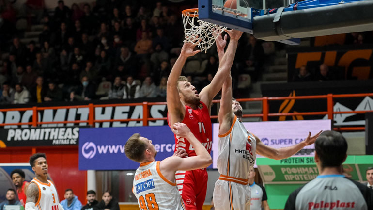 Πέρασε σαν… σίφουνας από την Πάτρα ο Ολυμπιακός,100-72 τον Προμηθέα