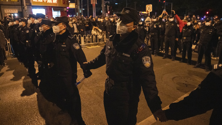 Ντάουνινγκ Στριτ: Η σύλληψη δημοσιογράφου του BBC στην Κίνα «προκαλεί σοκ»