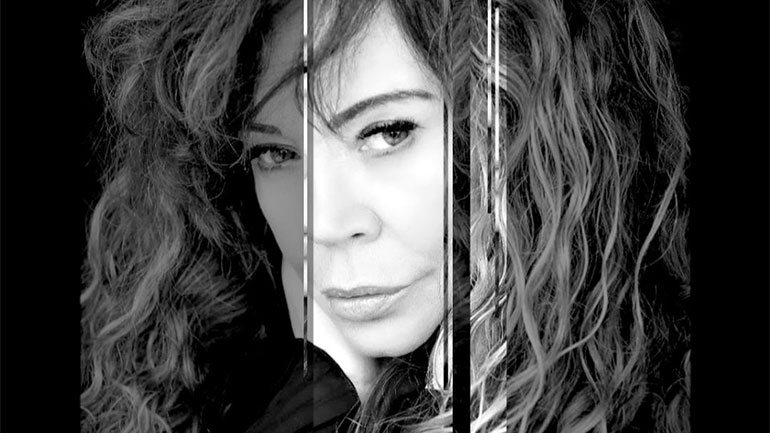 Η Ελένη Δήμου τραγουδά Γιάννη Σπανό στη μουσική σκηνή Σφίγγα