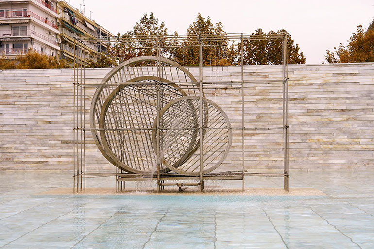 «Τρεις Κύκλοι» του Γιώργου Ζογγολόπουλου.