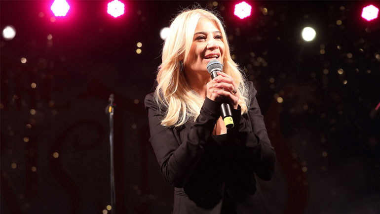 Φαίη Σκορδά: Στο άναμμα του χριστουγεννιάτικου δέντρου στην Τεχνόπολη