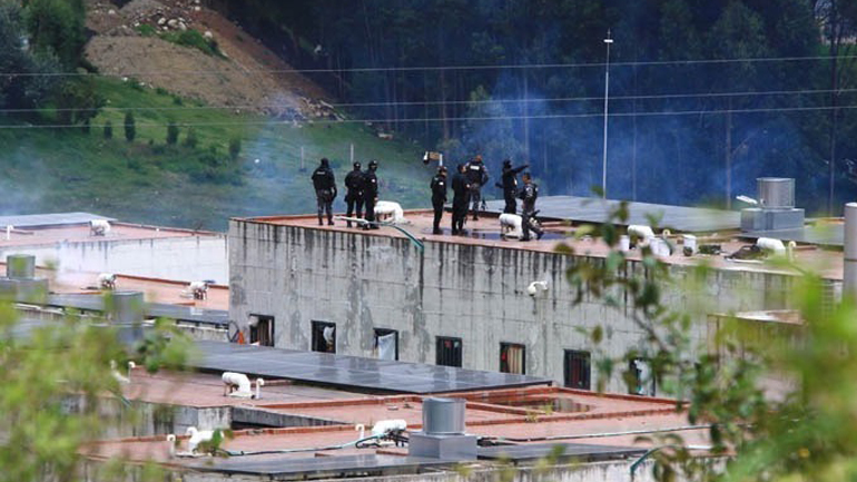 Σύλληψη επτά ενόπλων μετά από ομηρία σε νοσοκομείο του Ισημερινού