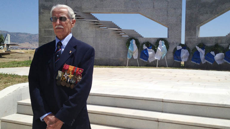 Πέθανε σε ηλικία 102 ετών ο θρυλικός πιλότος Κωνσταντίνος Χατζηλάκος