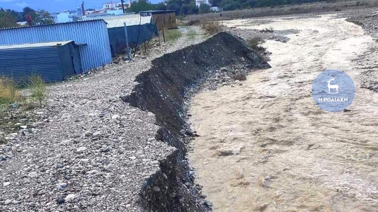 Ρόδος: Ζημιές σε χωριά και αγροτικούς δρόμους από την ισχυρή βροχόπτωση – Μικρές διακοπές στην ηλεκτροδότηση