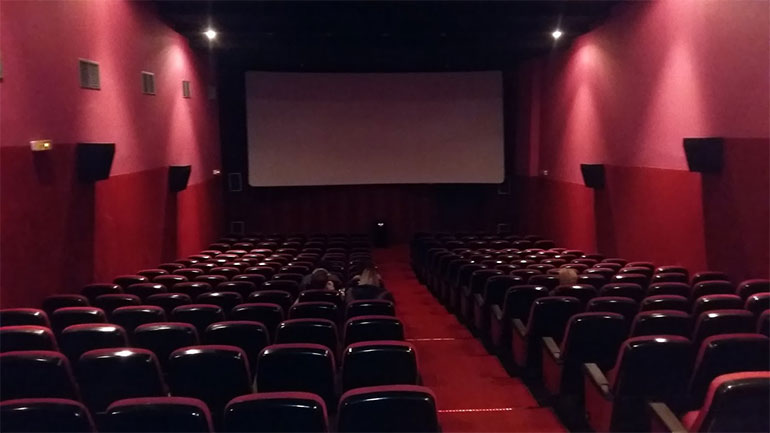 Δήμος Αθηναίων: Να κηρυχθούν διατηρητέοι οι ιστορικοί κινηματογράφοι Ιντεάλ, Άστορ και Αελλώ