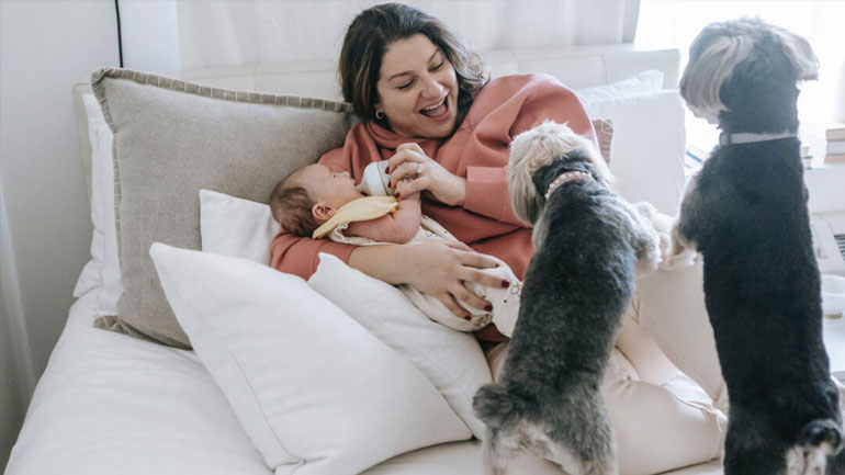 Τρίχες σκύλου και μωρό: Θα πρέπει να μας απασχολεί;