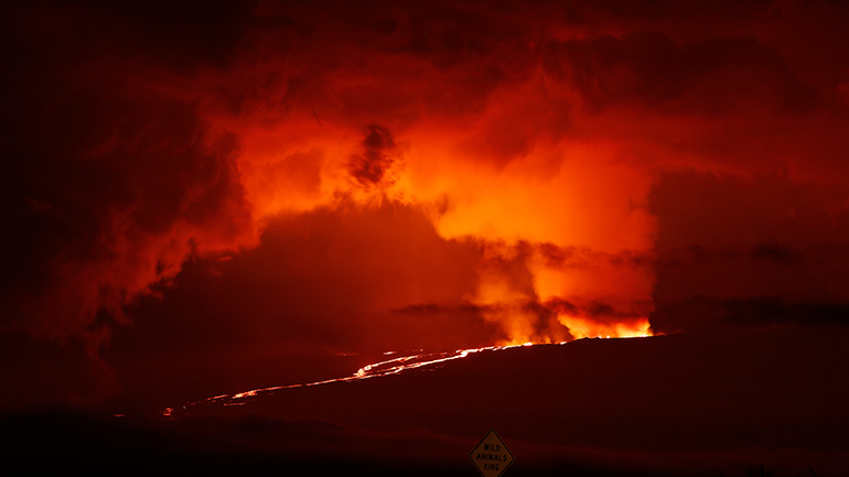 Χαβάη: Εξερράγη το μεγαλύτερο ενεργό ηφαίστειο του κόσμου Χαβάη: Εξερράγη το μεγαλύτερο ενεργό ηφαίστειο του κόσμου