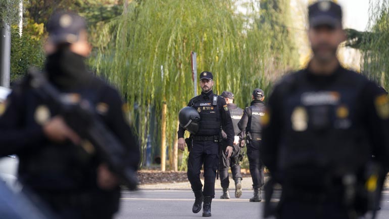 Μαδρίτη: Έκρηξη παγιδευμένου φακέλου στην πρεσβεία της Ουκρανίας – Ένας τραυματίας