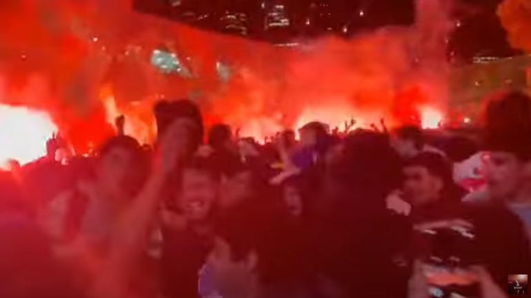 Μουντιάλ 2022: Μεταμεσονύχτιο πάρτι στους δρόμους της Αυστραλίας μετά την πρόκριση στους «16»!