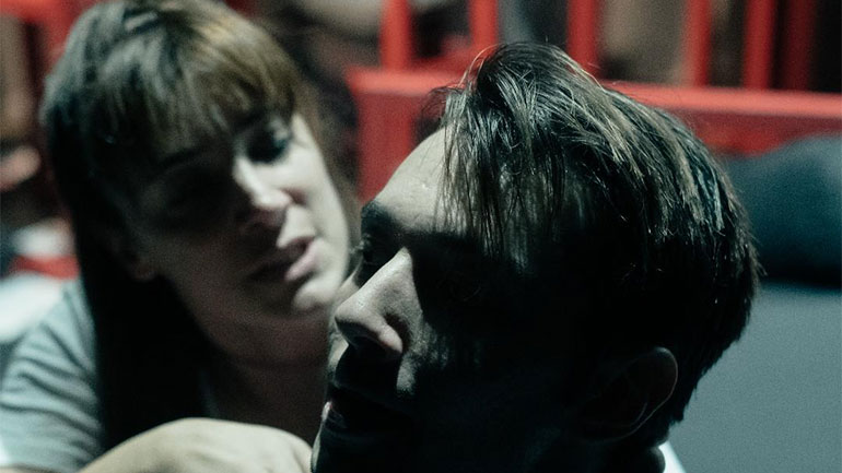 «Παιχνιδοποιός»: Το sold out θρίλερ παίρνει παράταση λόγω επιτυχίας στο Μικρό Γκλόρια – Οι πρώτες φωτογραφίες από την παράσταση