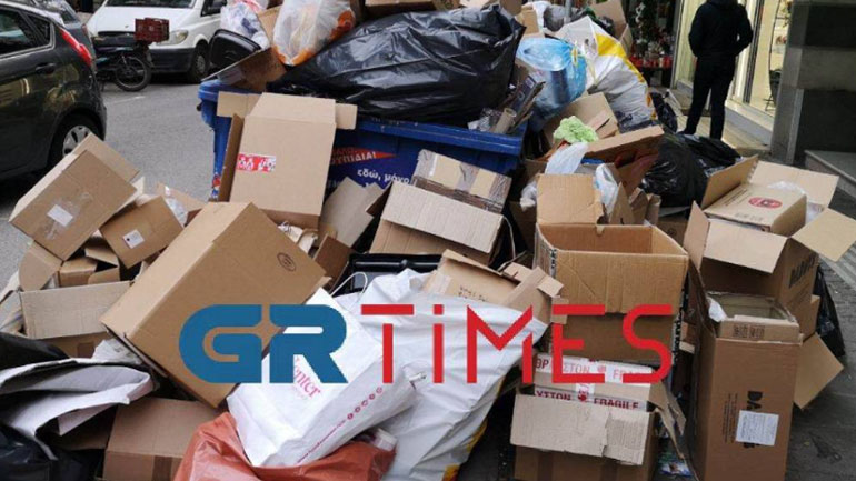 Λόφοι σκουπιδιών στην Θεσσαλονίκη – Έως την Παρασκευή η αποχή των εργαζομένων στην καθαριότητα