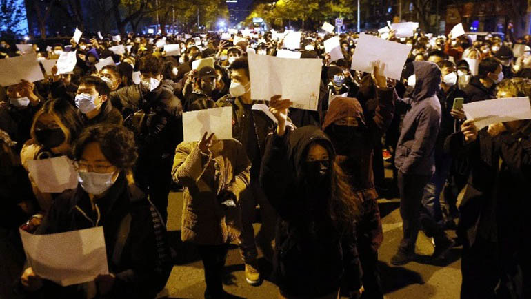 Κίνα: Σημάδια στροφής από τη πολιτική «Zero Covid» μετά το κύμα οργής – Καμία ανοχή των αρχών προς τους διαδηλωτές