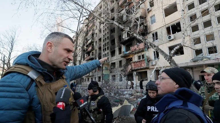 Κίεβο: Ο δήμαρχος καλεί τους κατοίκους να συγκεντρώσουν είδη πρώτης ανάγκης για το ενδεχόμενο ολικού μπλακάουτ