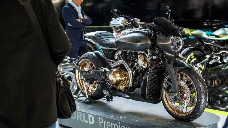 Η Brough Superior αποκαλύτει την νέα της μοτοσυκλέτα, εμπνευσμένη από τον Λώρενς της Αραβίας