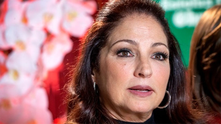 Η Γκλόρια Εστέφαν εξήγησε γιατί δεν ήθελε να εξηγήσει τη σεξουαλικότητά της κόρης της, στη μητέρα της