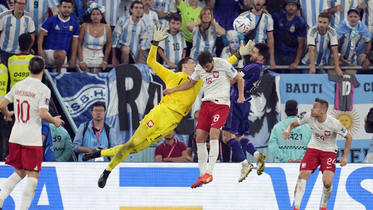 Πολωνία: O Σέζνι έβαλε στοίχημα 100 ευρώ με τον Μέσι για το αν θα καταλογιζόταν το πέναλτι!