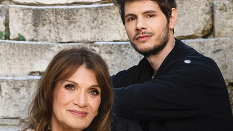 Ο Γιάννης Χριστοδουλόπουλος με την Eλπίδα στο Θέατρο Μπέλλος