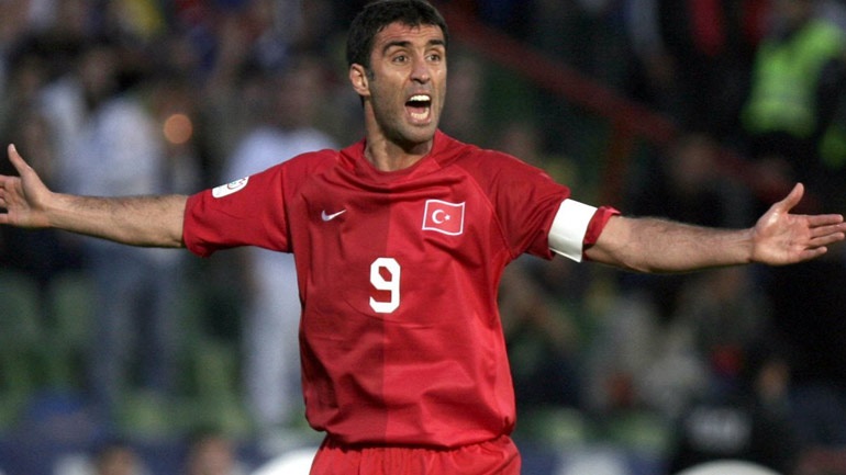 Τούρκος δημοσιογράφος ανέφερε σε περιγραφή αγώνα τον Χακάν Σουκούρ και απολύθηκε στο ημίχρονο