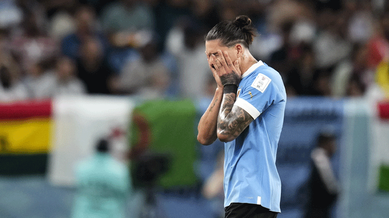 Εκτός συνέχειας η Ουρουγουάη, παρά το 2-0 κόντρα στη Γκάνα