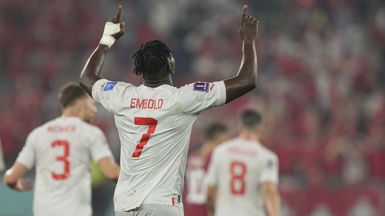 Πανηγυρική πρόκριση για την Ελβετία, 3-2 τη Σερβία