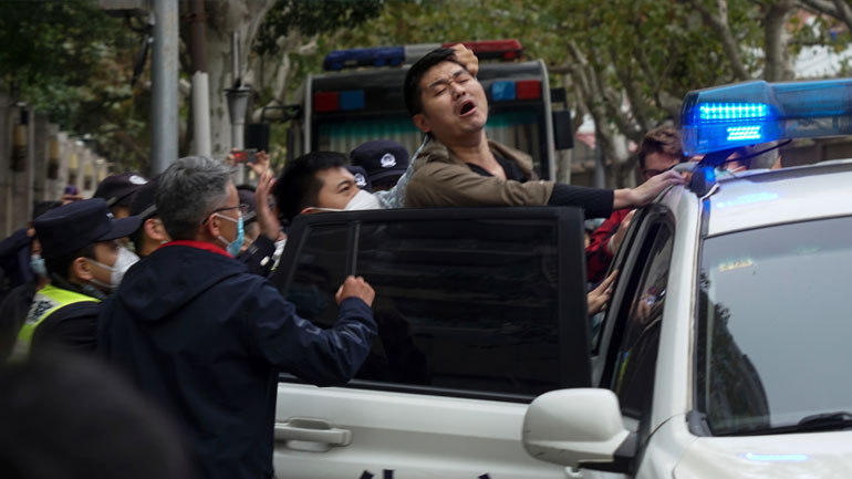 Αναγκαστική υποχώρηση σήμανε η κινεζική ηγεσία