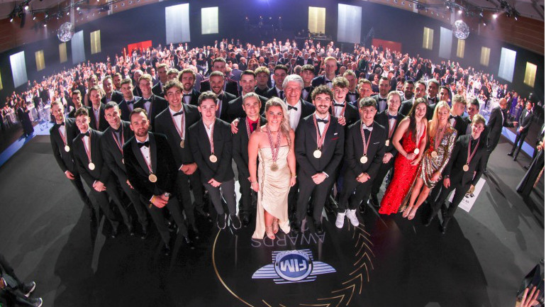 Αποθεώθηκε ο Rossi στην Απονομή της FIM Αποθεώθηκε ο Rossi στην Απονομή της FIM