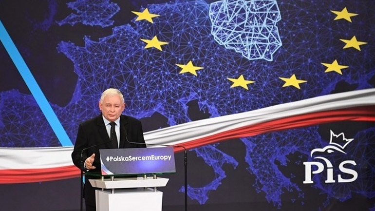 Πολωνία: Ο εθνικιστής Γιαροσλάβ Κατσίνσκι καταγγέλλει την κυριαρχία της Γερμανίας