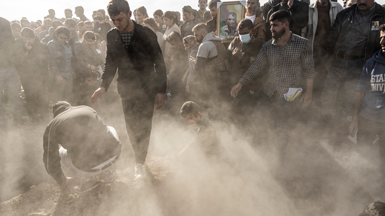 Συρία: Ένας διαδηλωτής και ένας αστυνομικός σκοτώθηκαν εν μέσω οργισμένων κινητοποιήσεων στην πόλη Σουέιντα