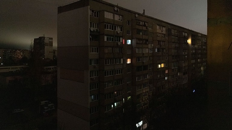 Ουκρανία: Το 40% της περιφέρειας του Κιέβου είναι χωρίς ηλεκτρικό ρεύμα – Δύο νεκροί μετά τα ρωσικά πλήγματα