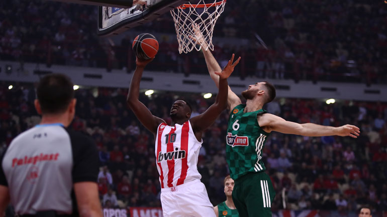 Νικητής στο ντέρμπι των «αιωνίων» ο Ολυμπιακός, 68-66 τον Παναθηναϊκό