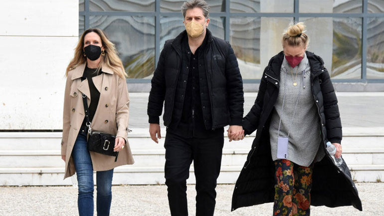 Εβελίνα Παπούλια για Πέτρο Φιλιππίδη: «Προσπάθησε να με αρπάξει στο καμαρίνι»