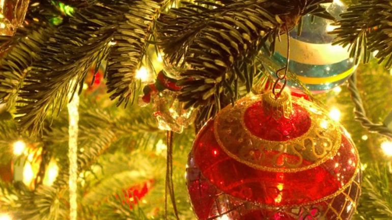 Πυροσβεστική: Τι κάνουμε αν πιάσει φωτιά το χριστουγεννιάτικο δέντρο